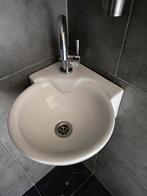 Mooie hoek wasbak met kraan, Weinig gebruikt. Zie foto’s, Huis en Inrichting, Badkamer | Badkamermeubels, Ophalen, 50 tot 100 cm
