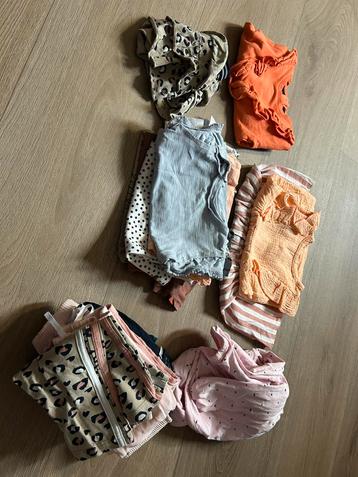 Nette kinderkleding, maat 74 beschikbaar voor biedingen