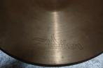 Zildjian Avedis openlogo crash bekken 1588gr 18 inch, Gebruikt, ., Drums of Percussie, Ophalen of Verzenden
