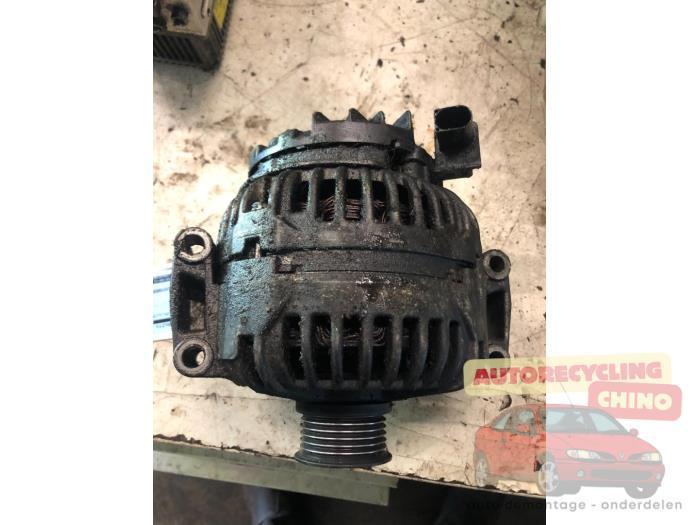 Dynamo van een Mercedes E-Klasse, Auto-onderdelen, Motor en Toebehoren, Mercedes-Benz, Gebruikt, 3 maanden garantie, Ophalen
