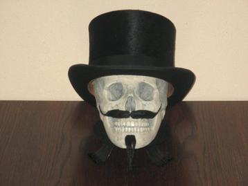 unieke Schedel REPLICA, Skull mens met snor, sik & hoge hoed beschikbaar voor biedingen