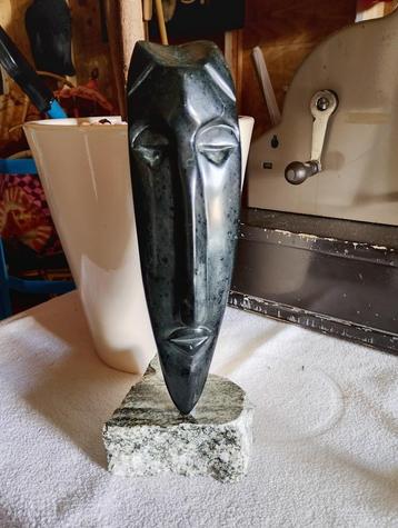 Abstract natuursteen beeldhouwkunst sculptuur  beschikbaar voor biedingen