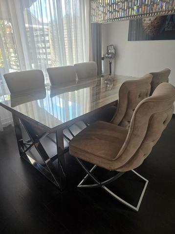 Eettafel + 6 stoelen, salontafel en tv meubel beschikbaar voor biedingen