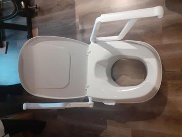 Toiletverhoger met armsteunen  beschikbaar voor biedingen