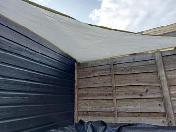 schaduwdoek beschikbaar voor biedingen