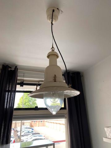 Vintage hanglamp beschikbaar voor biedingen