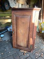 Oude hoekkast in goede staat, Ophalen