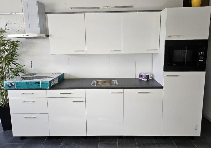 NIEUWE OUTLET keuken KORTING compleet / INNOVARE KEUKENS, Huis en Inrichting, Keuken | Complete keukens, Nieuw, Enkelwandige keuken