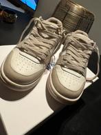 Off white sneakers maat 36 5x gedragen, Kleding | Dames, Schoenen, Ophalen, Wit, Off white, Sneakers of Gympen