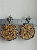 Oorbellen met Swarovski stenen, Ophalen of Verzenden, Zo goed als nieuw, Goud, Overige materialen
