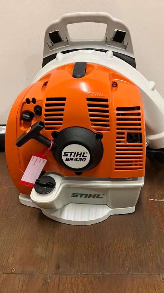 Zeer nette goed werkende Stihl Br 430 ruggedragen bladblazer, Tuin en Terras, Bladblazers, Zo goed als nieuw, Ruggedragen, Benzine