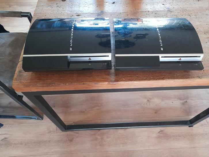 2 x playstation 3 phat. Defect, Spelcomputers en Games, Spelcomputers | Sony PlayStation 3, Phat, Zonder controller, Ophalen of Verzenden