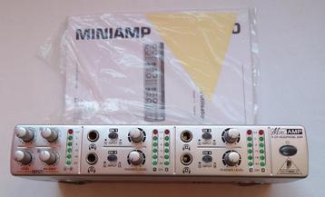 Behringer Mini-Amp AMP800  4-kanaals hoofdtelefoonversterker beschikbaar voor biedingen