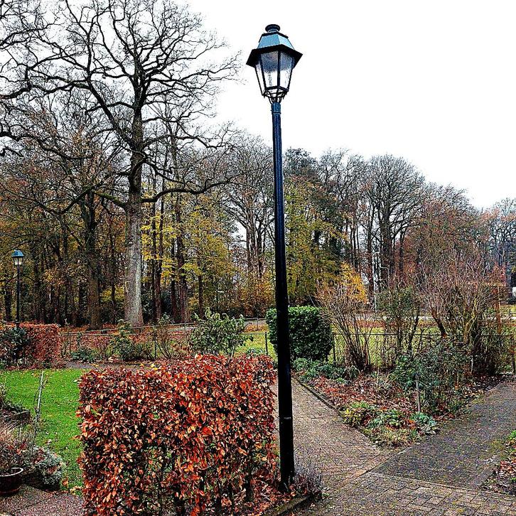 NOSTALGISCH ARMATUUR MET ALUMINIUM LICHTMAST, Tuin en Terras, Buitenverlichting, Gebruikt, Staande lamp, Aluminium, Minder dan 50 watt