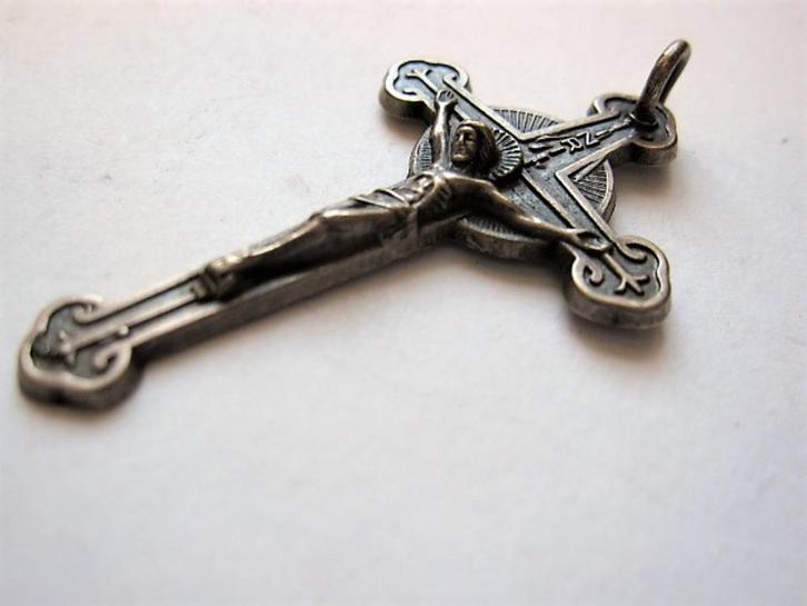 Kruisje, crucifix zilver of verzilverd - Italy (8043), Antiek en Kunst, Antiek | Religie, Ophalen