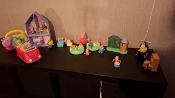 Groot pakket peppa pig.   beschikbaar voor biedingen