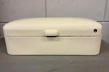 Vintage emaille broodtrommel – jaren 30-50 beschikbaar voor biedingen