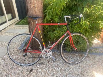 Klassieke Raleigh racefiets ( Framemaat 58) beschikbaar voor biedingen