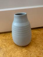 Zacht groene vaas, Huis en Inrichting, Woonaccessoires | Vazen, Ophalen of Verzenden, Minder dan 50 cm, Groen, Glas