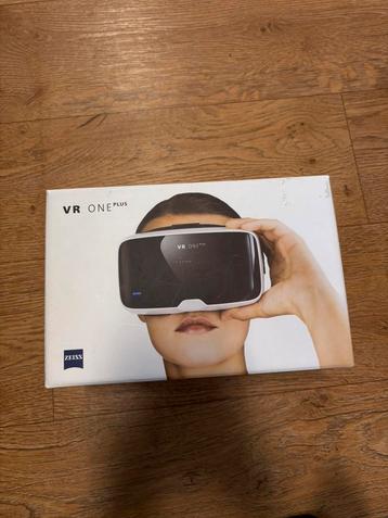 Vr bril beschikbaar voor biedingen