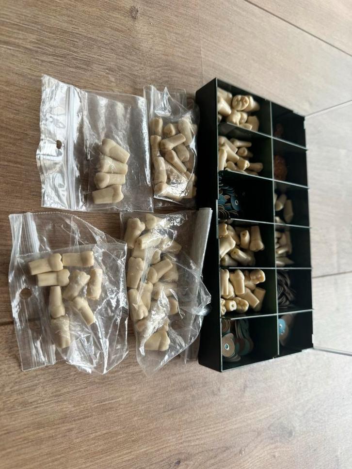 Frasaco gebitselementen (125 stuks) + slijpschijfjes, Hobby en Vrije tijd, Gezelschapsspellen | Bordspellen, Gebruikt, Ophalen of Verzenden