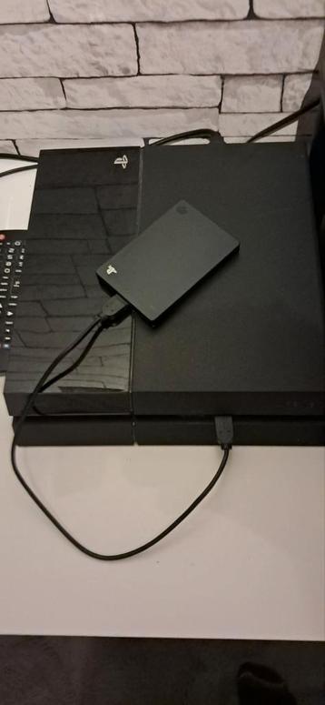Playstation 4 500g + 2TB externe schijf  beschikbaar voor biedingen