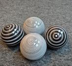 4 stenen decoratie ballen, Ophalen, Zo goed als nieuw
