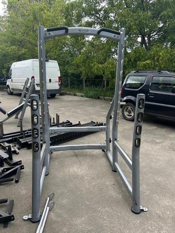 Matrix Squat Rek beschikbaar voor biedingen