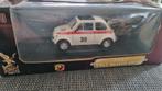 Fiat 1963 Abarth 695 SS #38 Yatming Road signature, 1:18, Hobby en Vrije tijd, Modelauto's | 1:18, Ophalen of Verzenden, Zo goed als nieuw