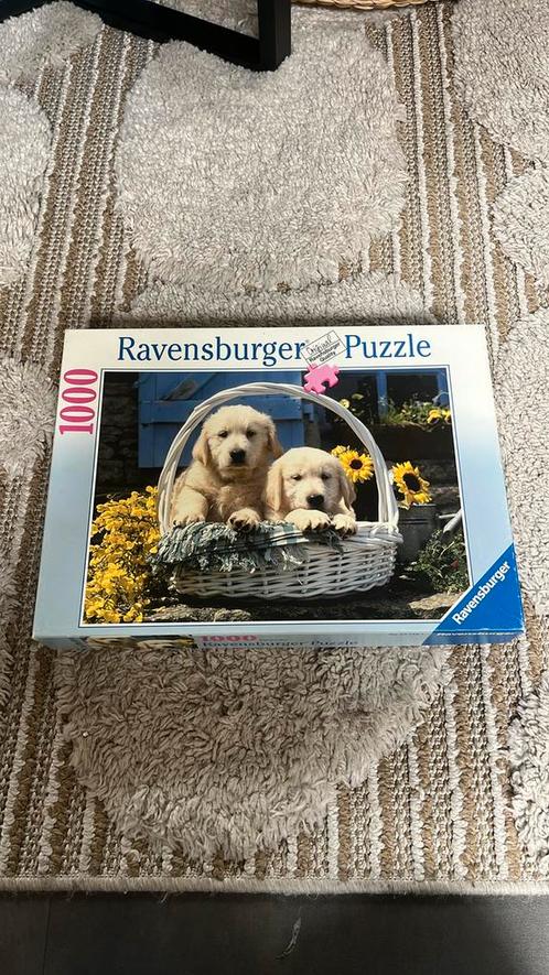 Ravensburger puzzel – Golden Retriever pups in mandje, Hobby en Vrije tijd, Denksport en Puzzels, Zo goed als nieuw, Ophalen of Verzenden