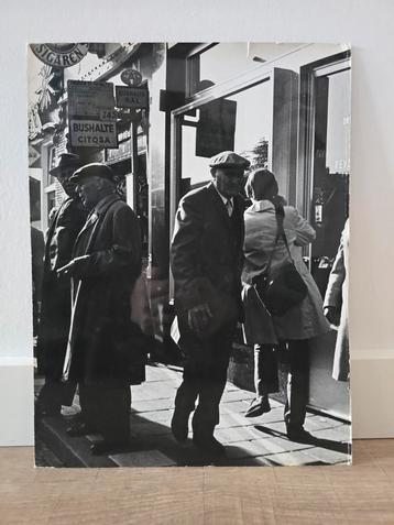 Antieke Wedstrijdfoto in zwart wit uit Leiden op karton €15 beschikbaar voor biedingen