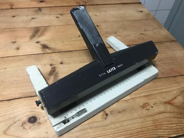 Leitz Akto 5114 Leitz perforator 4-gats verstelbaar, Diversen, Bureau-accessoires, Gebruikt, Ophalen of Verzenden