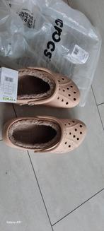 Mooie nieuwe unisex CROCS. Maar 39/40. Beige. Lekker warm, Kleding | Heren, Schoenen, Ophalen, Nieuw, Overige kleuren, Crocs