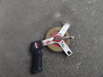 Lufkin stalen meetband, 30 meter lengte, van een landmeter beschikbaar voor biedingen