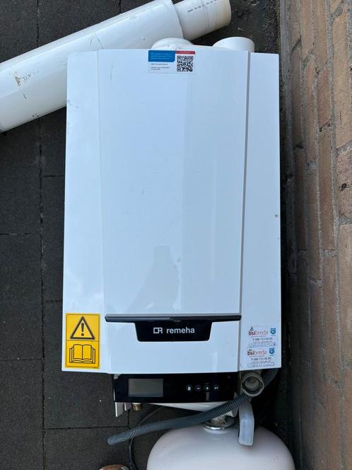 Remeha Tzerra ace 39c met thermostaat, Doe-het-zelf en Verbouw, Geisers en Boilers, Zo goed als nieuw, Geiser, Aardgas, Minder dan 20 liter