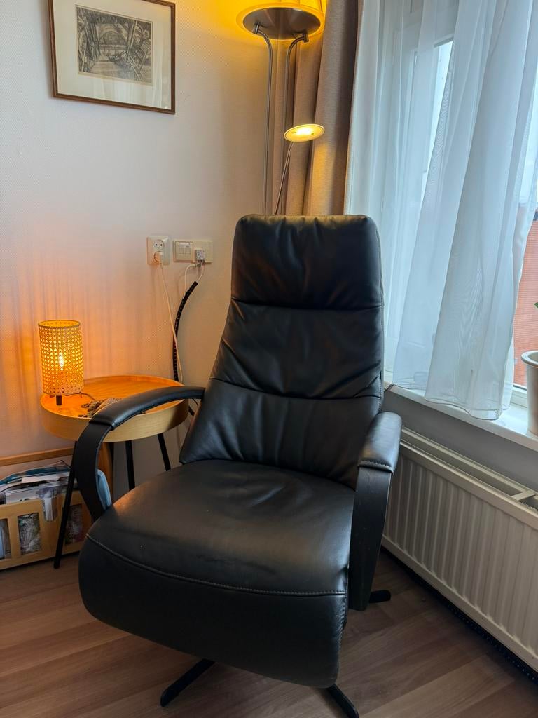Relax / Sta-op fauteuil Prominent E-100 XL, zwart leer, Huis en Inrichting, Fauteuils, Ophalen, Minder dan 75 cm, Leer, Zo goed als nieuw