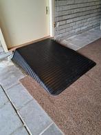 2 stevige drempelhulpen/oprijplaat (rubber), Diversen, Verpleegmiddelen, Ophalen, Zo goed als nieuw