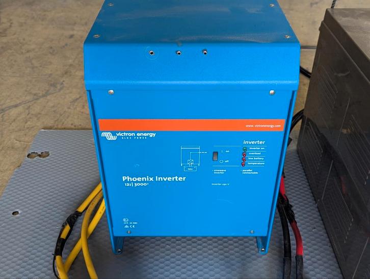 Victron Omvormer 12|3000 Phoenix Inverter, Caravans en Kamperen, Camper-accessoires, Gebruikt, Ophalen