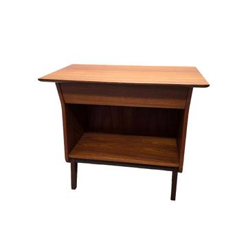 Vintage teak gefineerd wandkastje met lade, jaren 60 beschikbaar voor biedingen