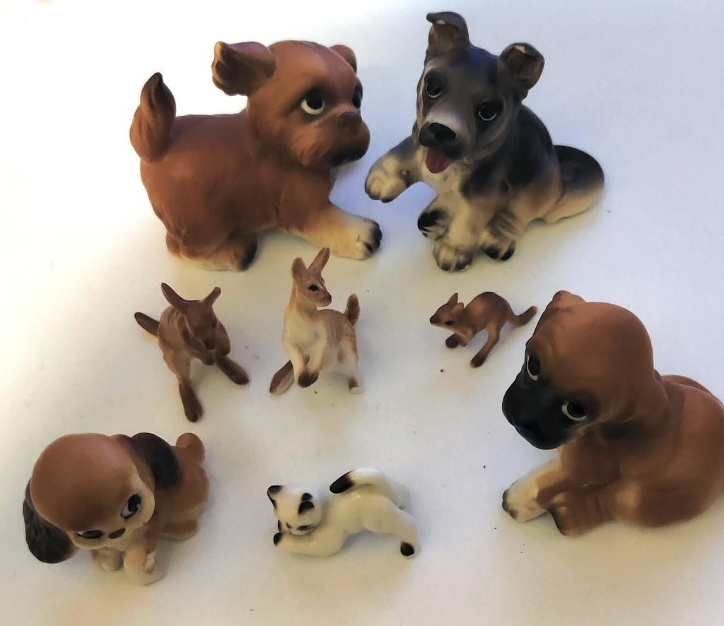 8 porseleinen dieren hond kat kangeroe, Ophalen of Verzenden, Zo goed als nieuw, Hond of Kat, Beeldje of Figuurtje