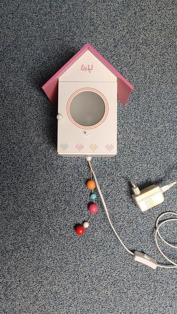 Lief wandlamp, vogelhuisje beschikbaar voor biedingen