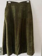 Prachtige olijf groene op maat gemaakte suede rok mt 38., Kleding | Dames, Rokken, Maat 38/40 (M), Ophalen of Verzenden, Zo goed als nieuw