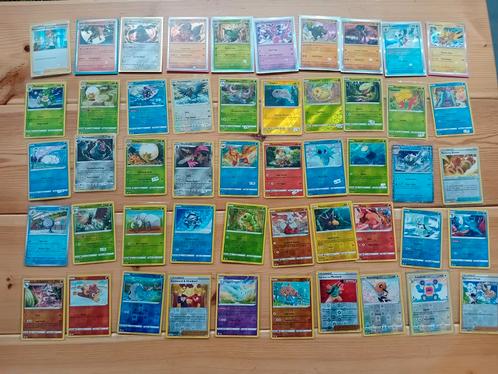 50 holo en reverse holo pokemon kaarten - set 5, Hobby en Vrije tijd, Verzamelkaartspellen | Pokémon, Gebruikt, Meerdere kaarten