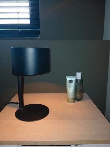 2x tafellamp / lamp nachtkastje zwart  beschikbaar voor biedingen