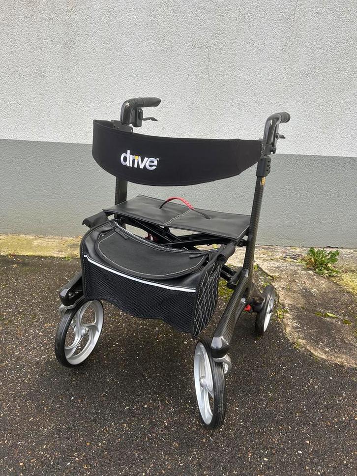 Lichtgewicht rollator van carbon merk Drive, Diversen, Rollators, Lichtgewicht, Ophalen of Verzenden