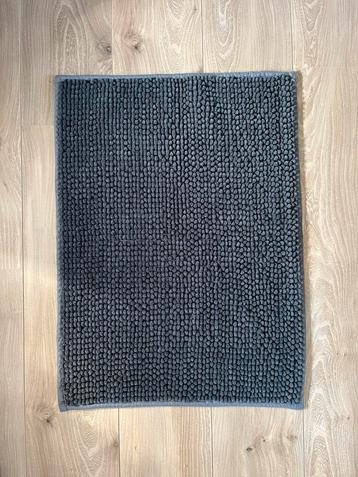 NIEUW 2x badmat beschikbaar voor biedingen