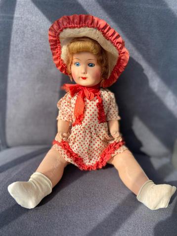 Vintage Pop met Gestippelde Jurk en Hoedje - Antiek Speelgoe beschikbaar voor biedingen