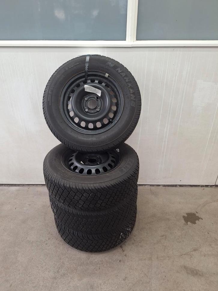 Opel Corsa D Winterset 185/70R14, Auto-onderdelen, Banden en Velgen, Banden en Velgen, Winterbanden, 14 inch, 185 mm, Personenwagen