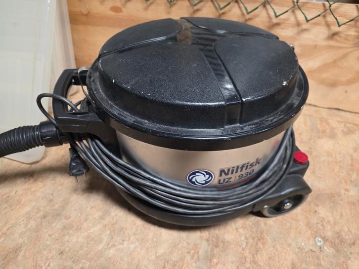 Nilfisk UZ 930 Stofzuiger - Krachtige Reiniging, Witgoed en Apparatuur, Stofzuigers, Gebruikt, Stofzuiger, 1200 tot 1600 watt