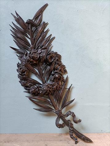 Oud bronzen ornament  beschikbaar voor biedingen